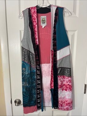 Styles Ever After patchwork bohemian sleeveless open duster embellished small
